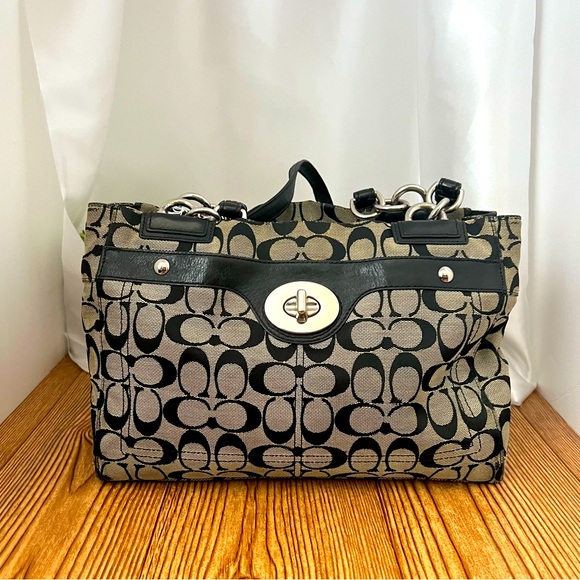 GUC Coach Signature Canvas Shoulder Satchel - Picture 1 of 7